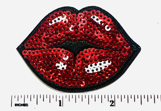 Kiss lips sequins 3”